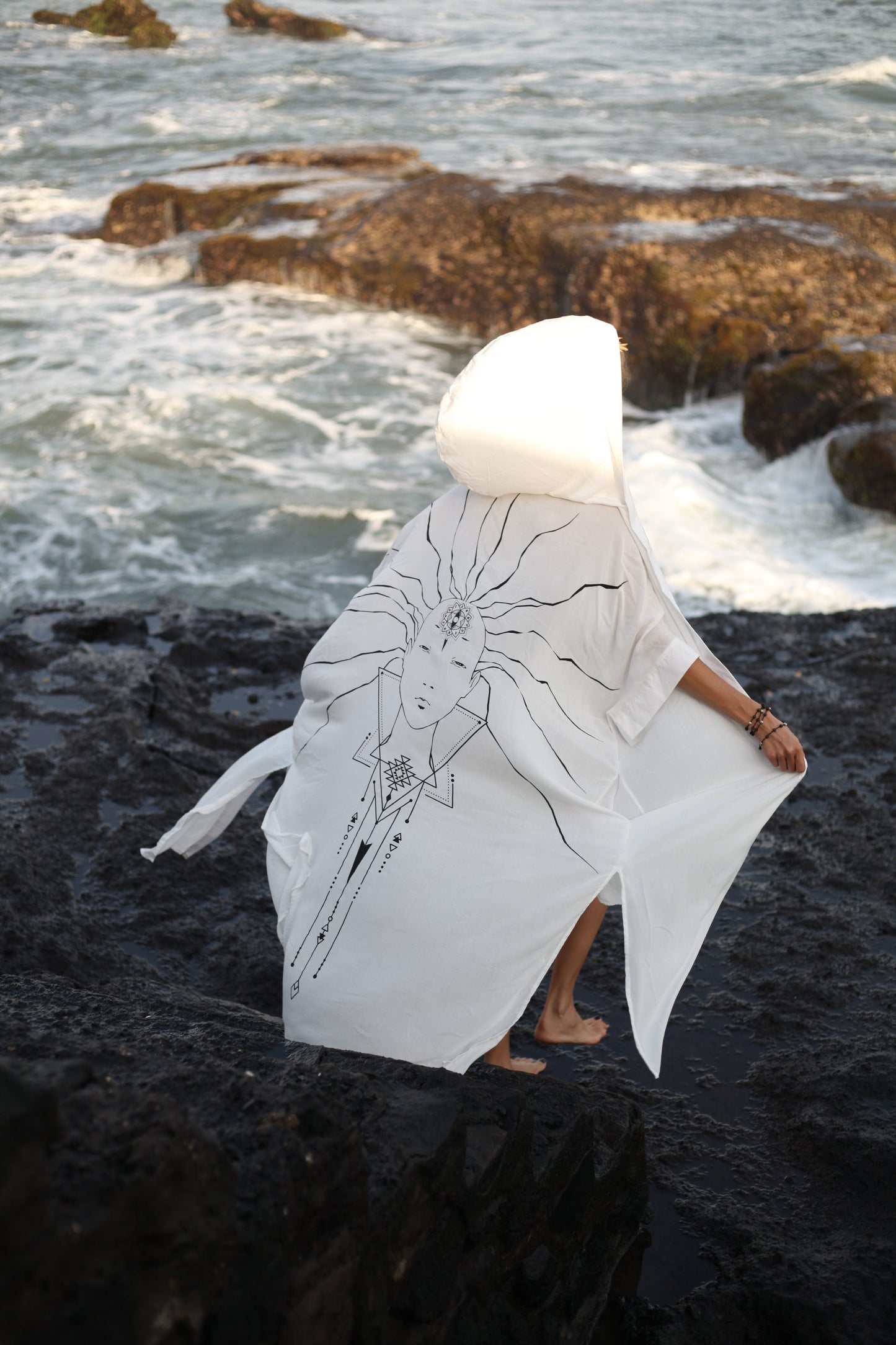 Wandering Monk Kimono | White | Her